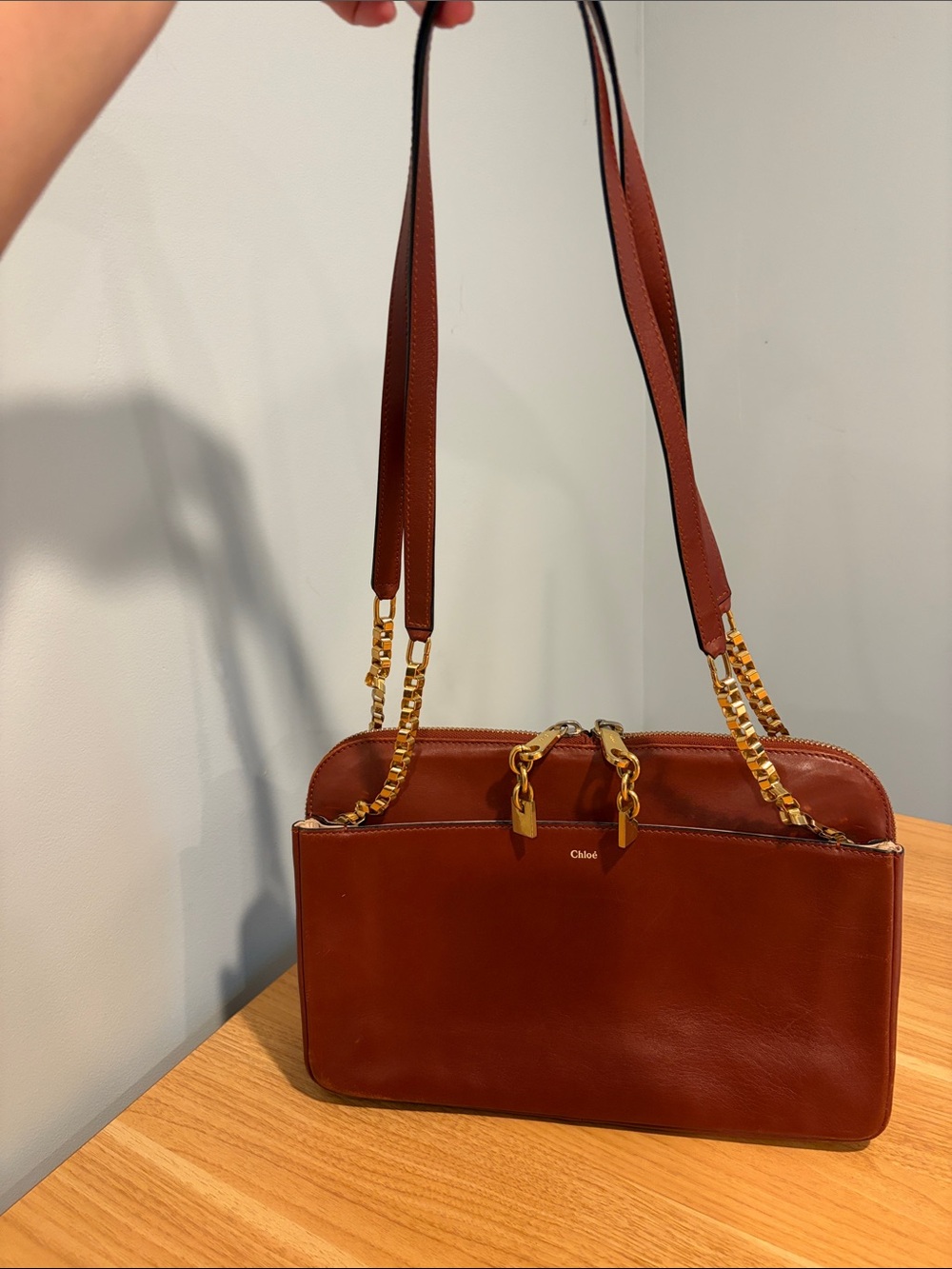 Pre-Loved Chloe Leather Shoulder Bag with Gold toned Hardware